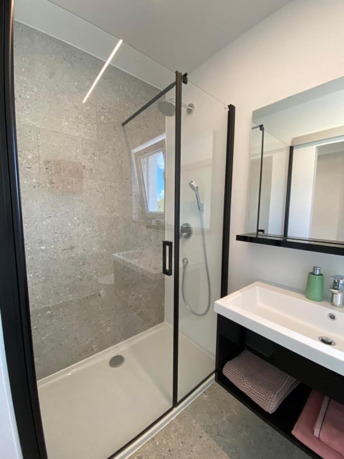 Apartmani Kumenat Биоград на Мору Екстериор снимка