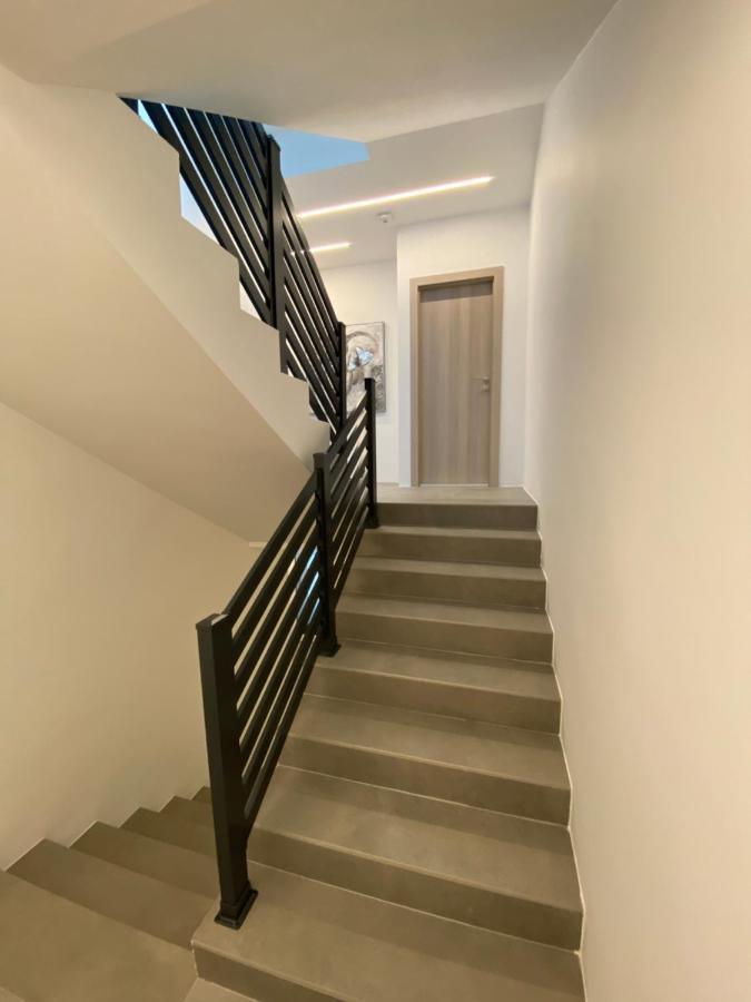 Apartmani Kumenat Биоград на Мору Екстериор снимка