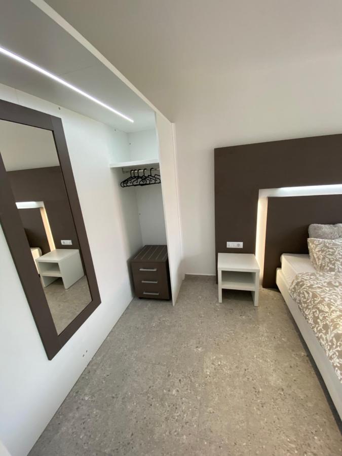 Apartmani Kumenat Биоград на Мору Екстериор снимка