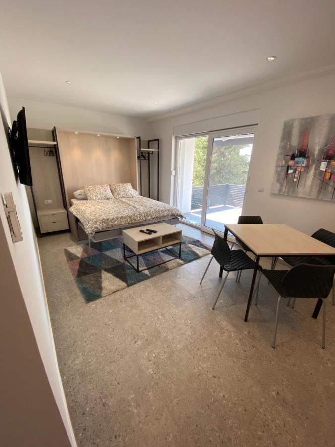 Apartmani Kumenat Биоград на Мору Екстериор снимка