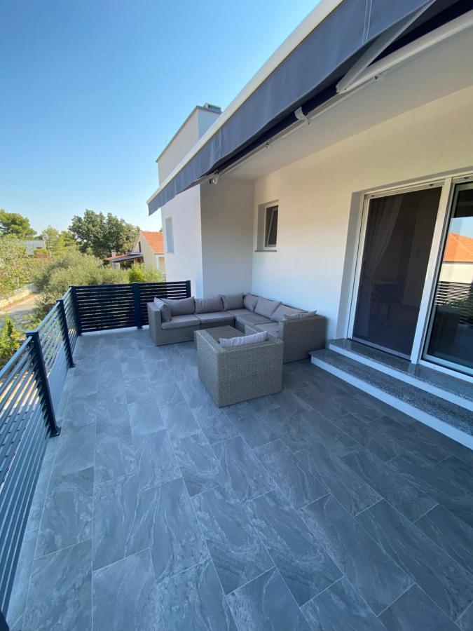 Apartmani Kumenat Биоград на Мору Екстериор снимка
