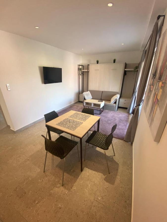 Apartmani Kumenat Биоград на Мору Екстериор снимка