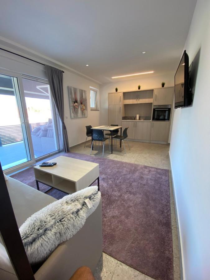 Apartmani Kumenat Биоград на Мору Екстериор снимка
