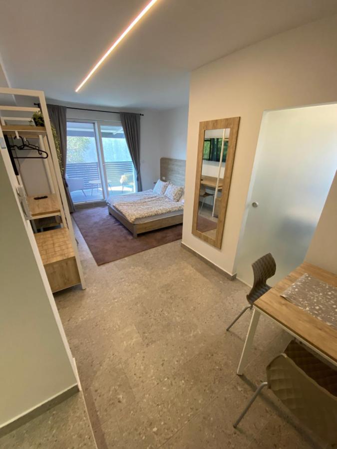 Apartmani Kumenat Биоград на Мору Екстериор снимка