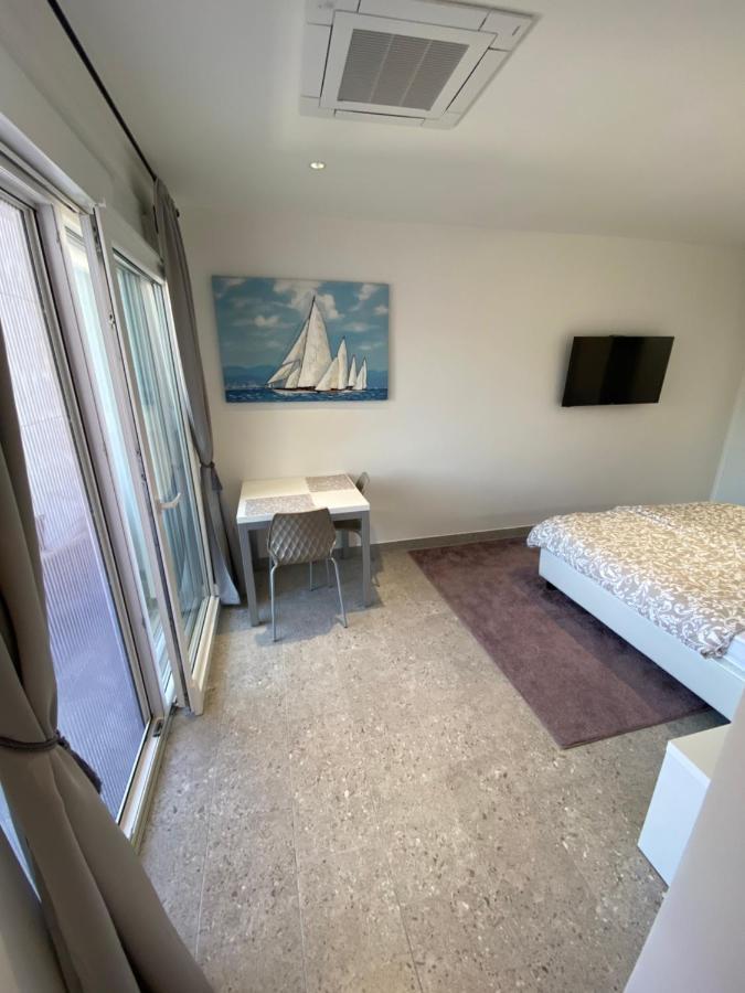 Apartmani Kumenat Биоград на Мору Екстериор снимка