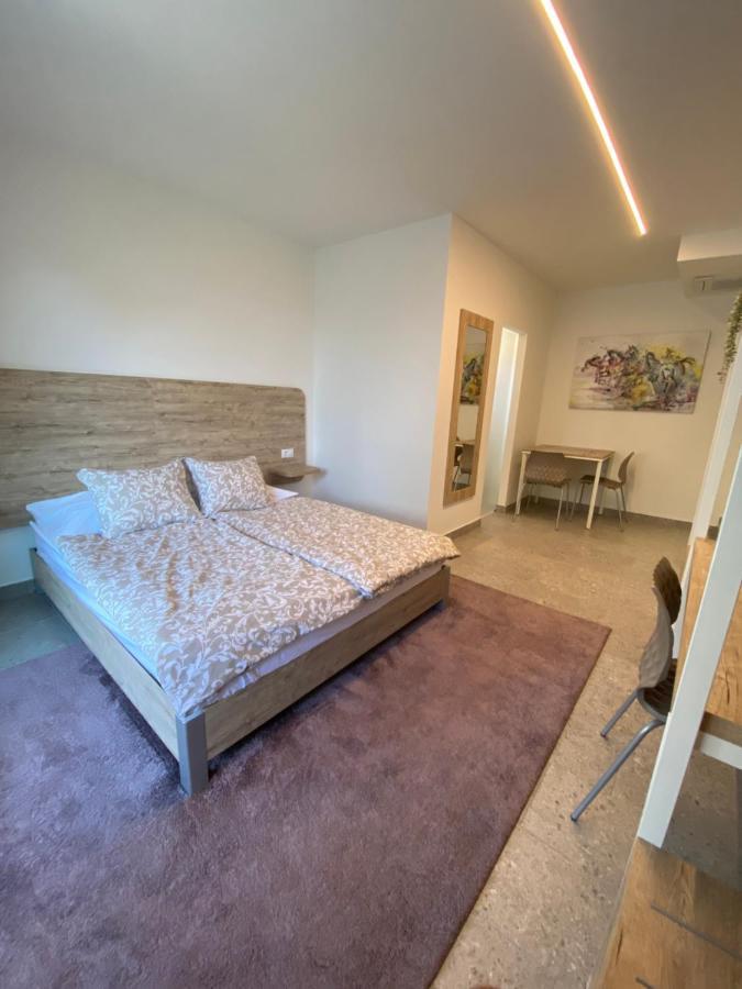 Apartmani Kumenat Биоград на Мору Екстериор снимка