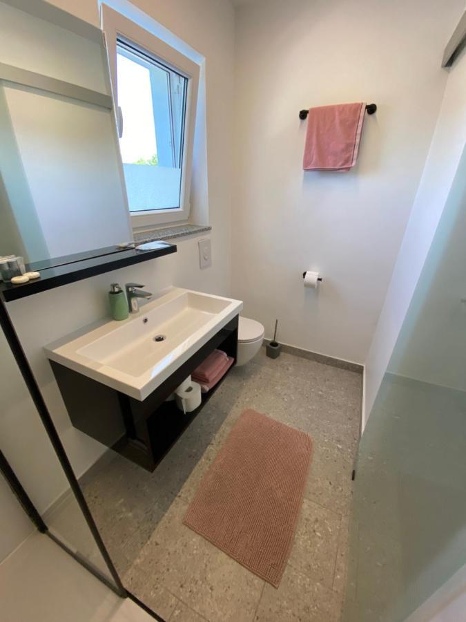 Apartmani Kumenat Биоград на Мору Екстериор снимка