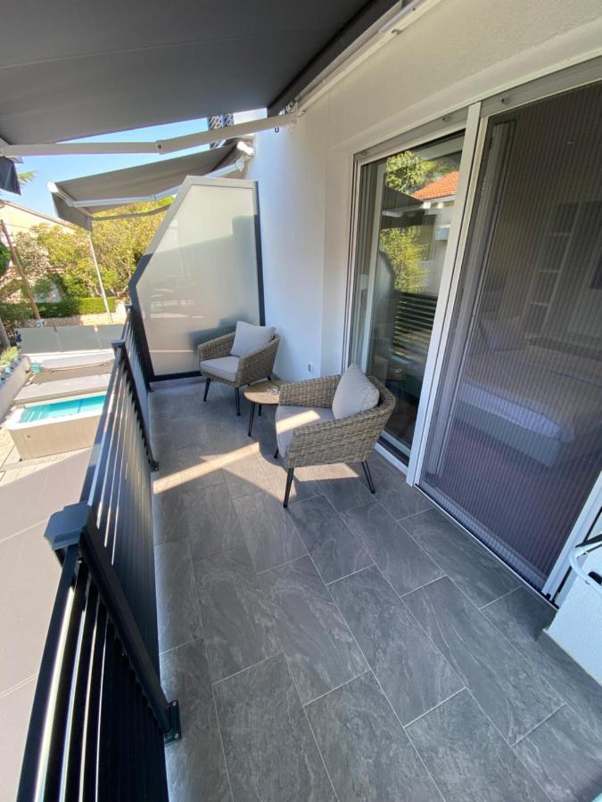 Apartmani Kumenat Биоград на Мору Екстериор снимка