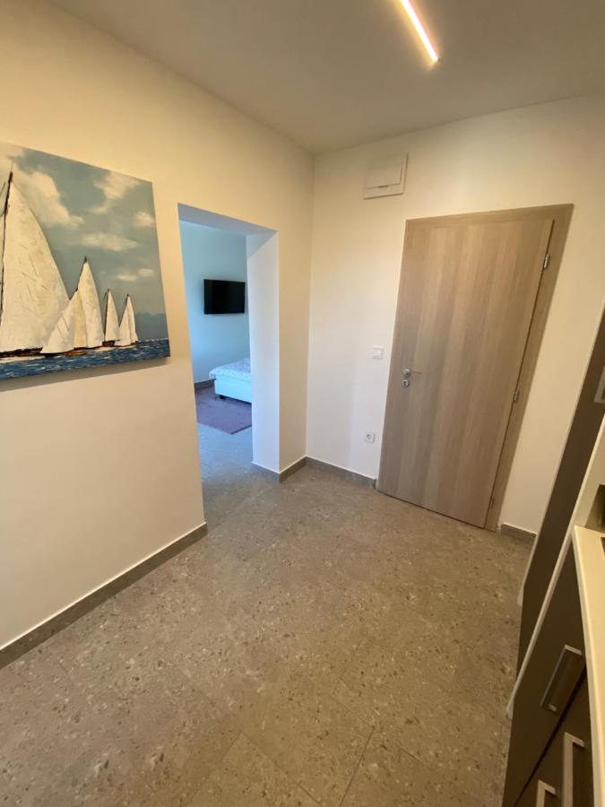 Apartmani Kumenat Биоград на Мору Екстериор снимка