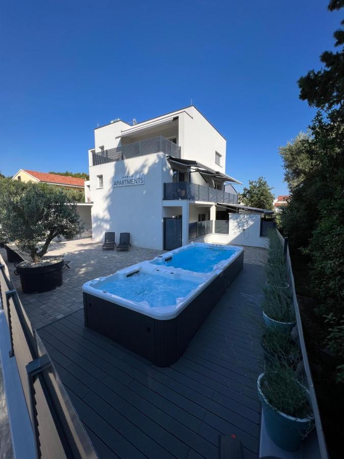 Apartmani Kumenat Биоград на Мору Екстериор снимка