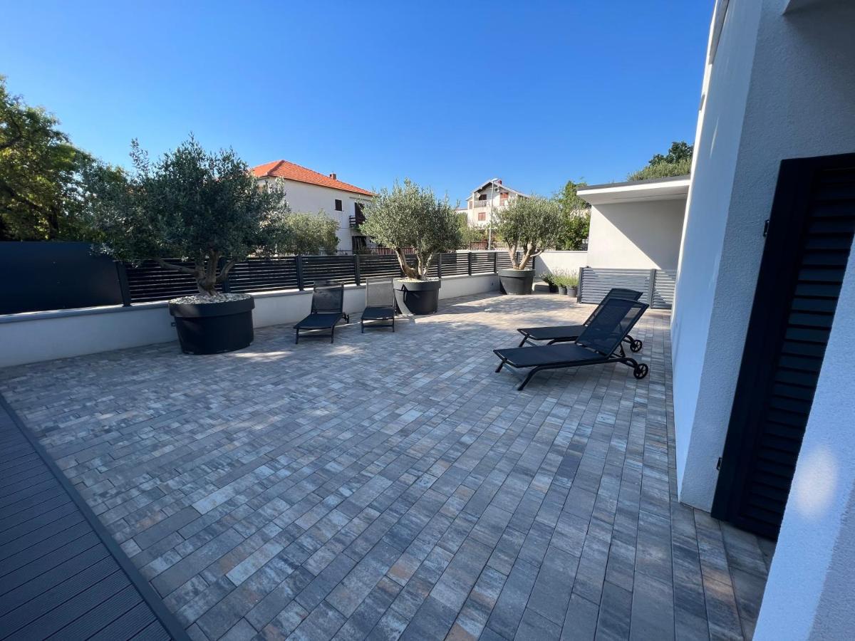 Apartmani Kumenat Биоград на Мору Екстериор снимка